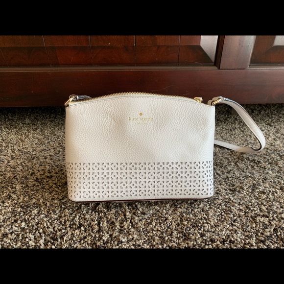 kate spade Handbags - BRAND NEW kate spade off-white purse
